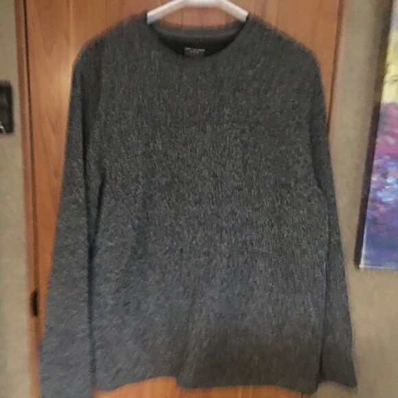 NWOT. Van Heusen Brand Marled Grey & White Fleece-Lined Sweater Shirt. Size M - Picture 1 of 4